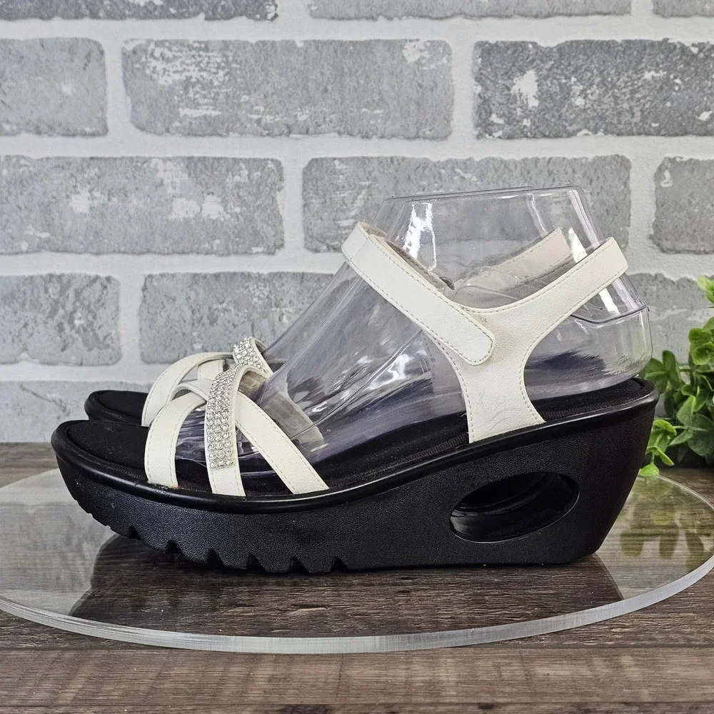 Skechers Concords Wedge Sandals Memory Foam White Embellished‎ Straps Size 8